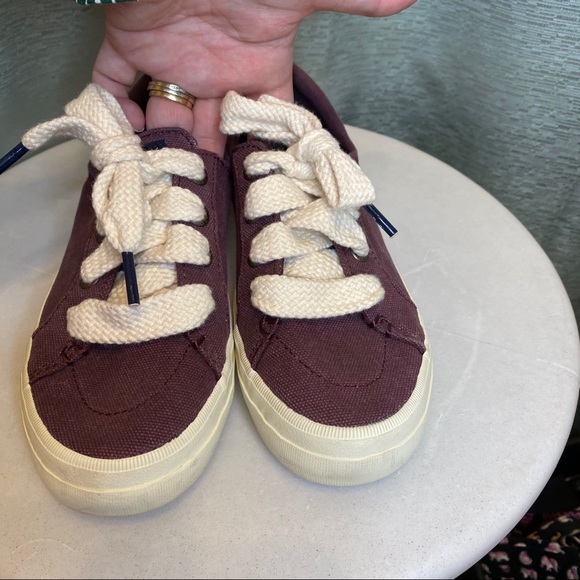 Sperry memory foam walking shoes - Picture 2 of 8